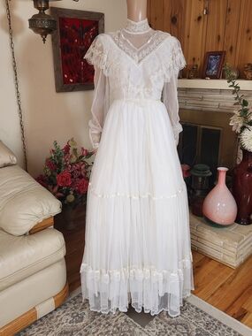 Vintage 70s Gunne Sax Victorian Lace Wedding Dress